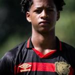 Conheça Zé Lucas, a revelação do Sport que recebe elogios até dos adversários