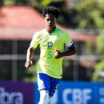 Zé Lucas é elogiado por companheiro de Sport e 'tietado' por torcedores do Barcelona