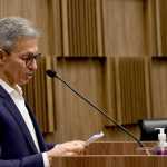 Em meio a impasse sobre reajuste dos professores, Zema descarta aumento a outras categorias