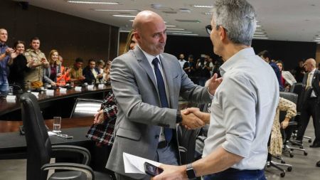 Zema deu posse a Valadares como secretário durante solenidade em julho