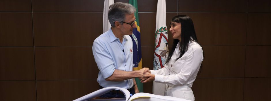 Zema empossa Gabriela Siqueira como nova ouvidora-geral de Minas Gerais