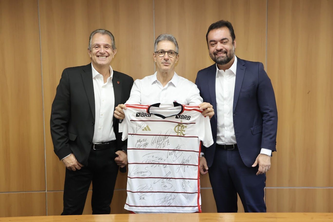 Zema promete mais segurança para torcedores de fora em jogos nos estádios de Minas