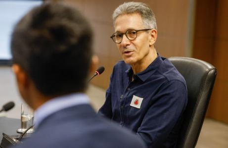 Governador Romeu Zema afirmou que definição sobre filiação de Simões ao PSD deve acontecer ainda neste mês