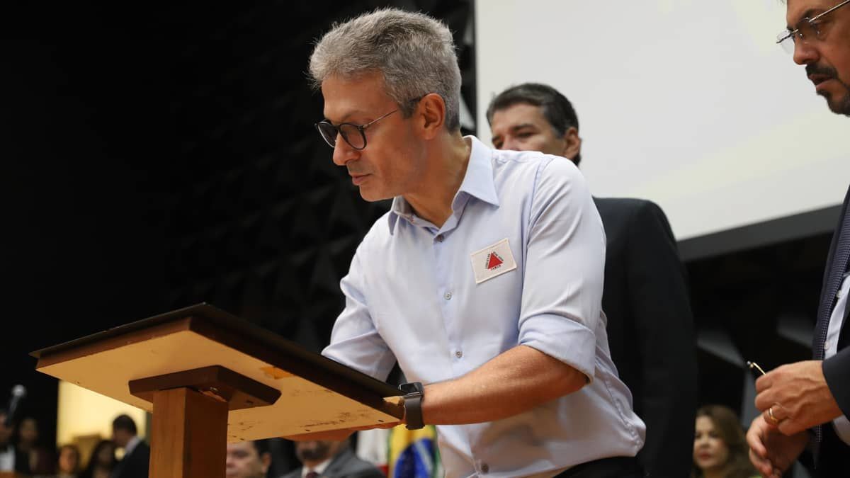 Avança pedido de Zema por empréstimo de R$ 1 bilhão junto a banco presidido por Dilma