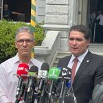 Zema comparece ao velório de Newton Cardoso e exalta 'legado' deixado pelo ex-governador