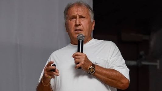 Zico comentou suposta foto com garota de programa