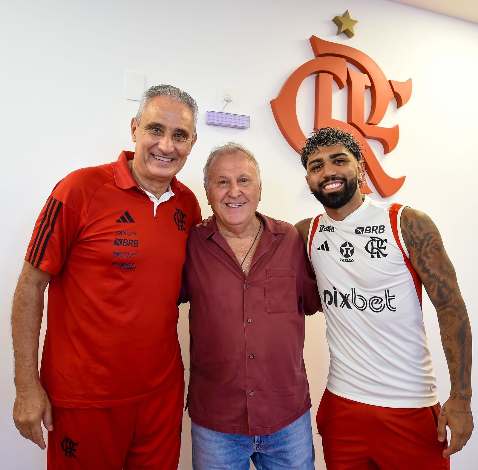 Zico revela torcida pelo Botafogo e defende Gabigol: 'Problema era com Tite'