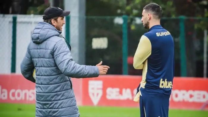 Zubeldía confia em Calleri, apesar da má fase