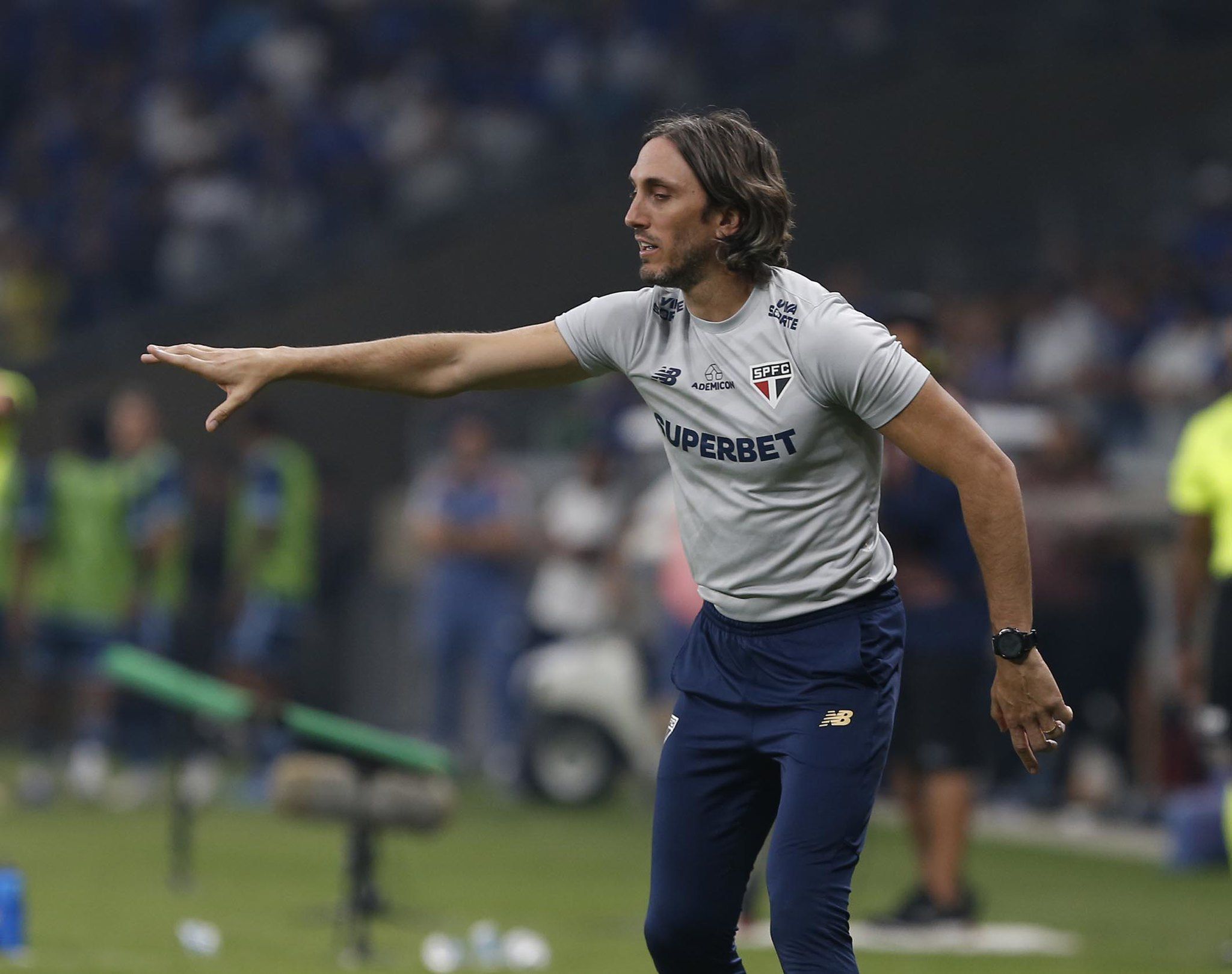 São Paulo se mantém tranquilo sobre interesse do Boca Juniors em Zubeldía