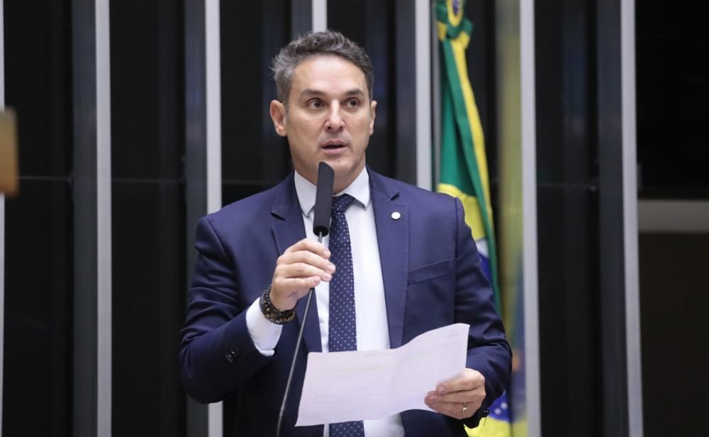 'Quem não deve, não teme', diz líder da Oposição sobre presença de Bolsonaro no STF