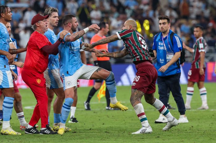 Felipe Melo trocou empurrões com jogadores do City