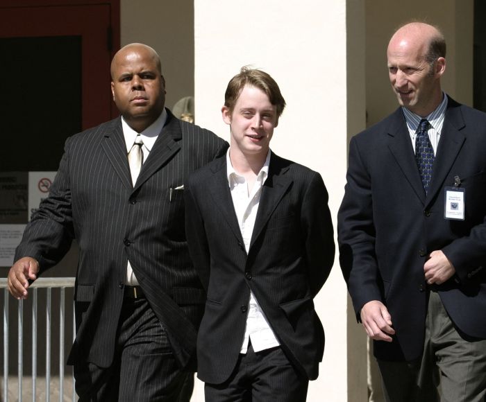 Macaulay Culkin foi a tribunal defender o amigo Michael Jackson, em 2005