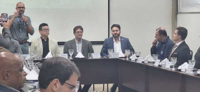 O prefeito Leonardo Ciacci destacou o protagonismo da cidade, ressaltando que Varginha foi um dos maiores exportadores do estado em 2025.