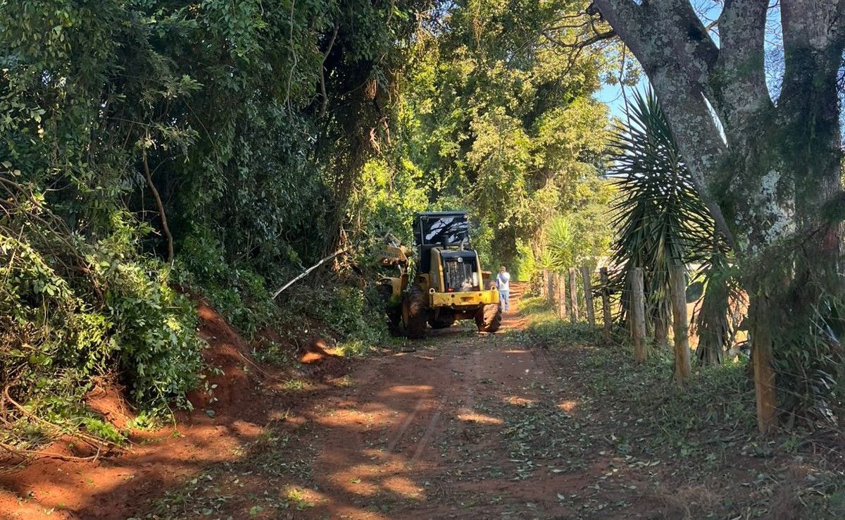 Estradas rurais de Varginha estão recebendo manutenção