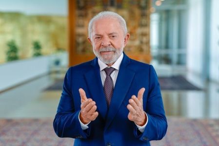 Lula pede reflexão no Dia da Mulher e cita pacto contra feminicídio; veja pronunciamento