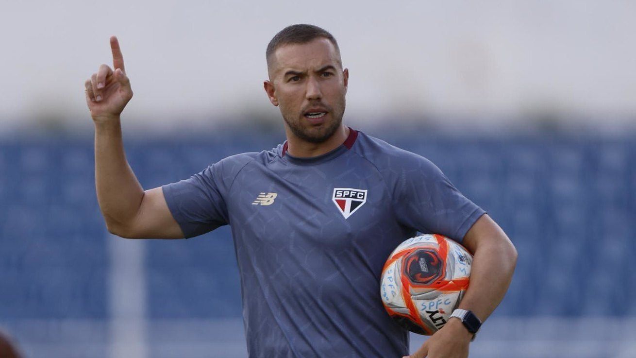 Técnico sensação da base está de saída do São Paulo; Palmeiras se interessa