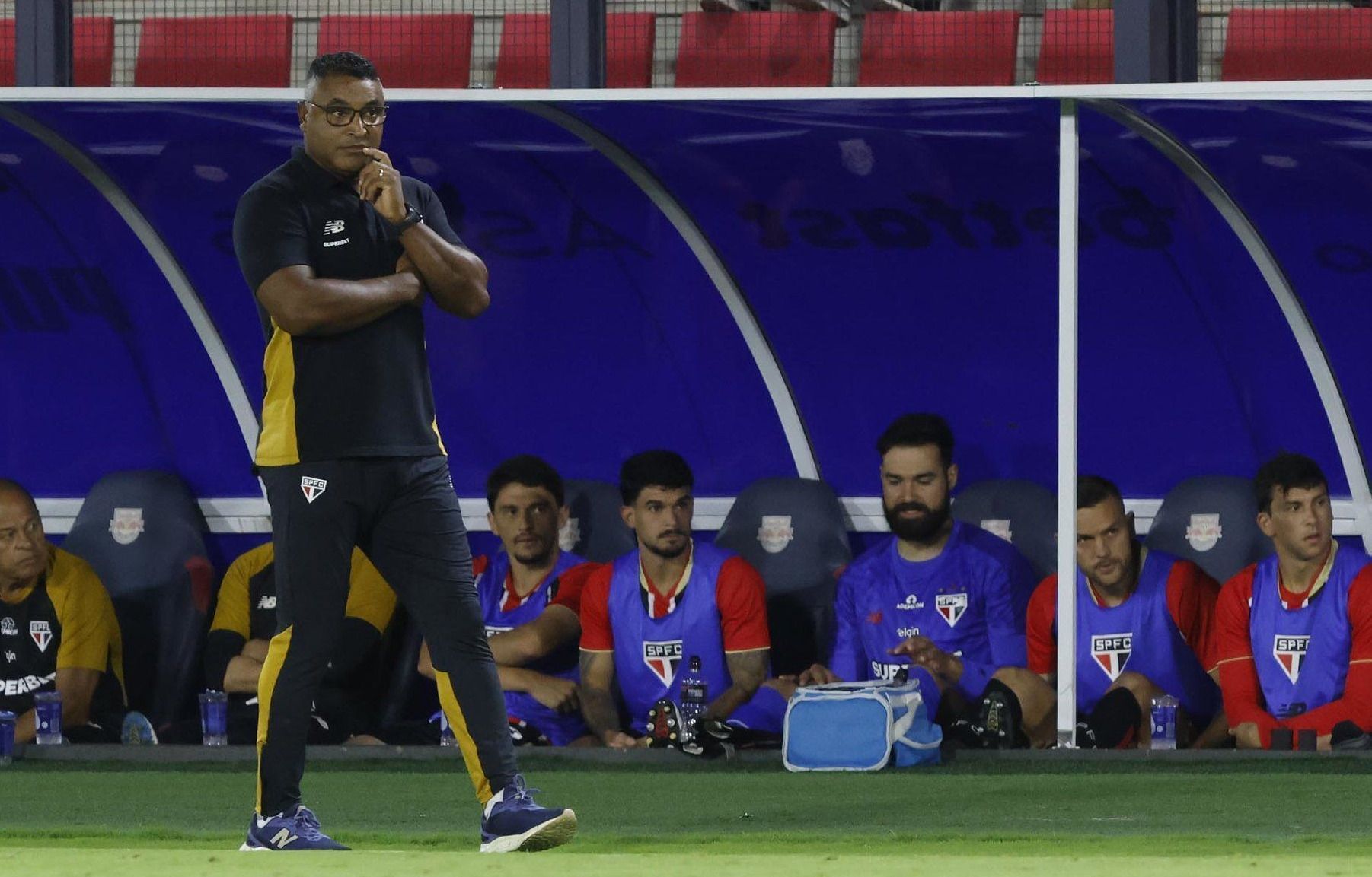 São Paulo tem pendurados e dúvida sobre Lucas para jogo contra o Atlético