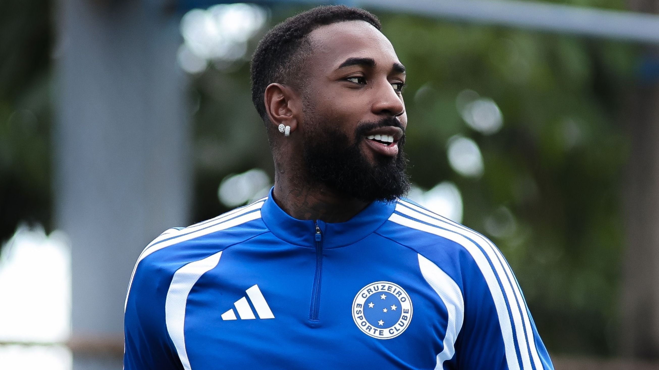 Cruzeiro inicia preparação para duelo com Santos, e Gerson é novidade
