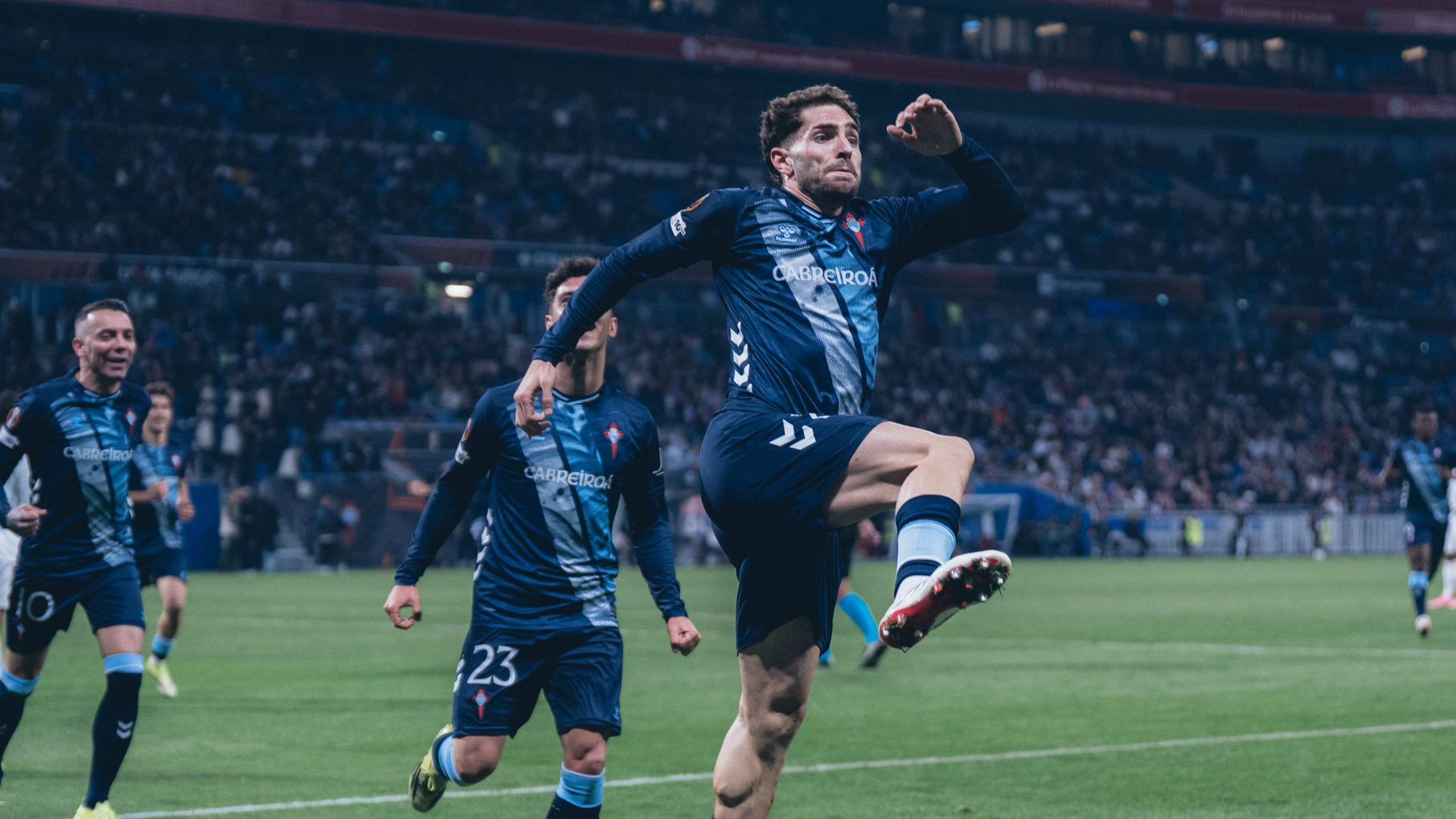 Endrick passa em branco, Lyon perde e é eliminado da Liga Europa