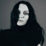 Jessie J sofre acidente durante turnê e assusta fãs
