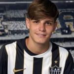 Atlético renova vínculo com 'cria' e estipula multa milionária