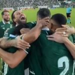 Com 'lambança' e um a mais, América perde para Goiás na estreia na Série B