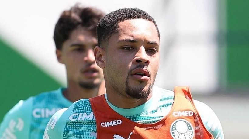 Sem Vitor Roque e convocados, Palmeiras se prepara para enfrentar o Grêmio
