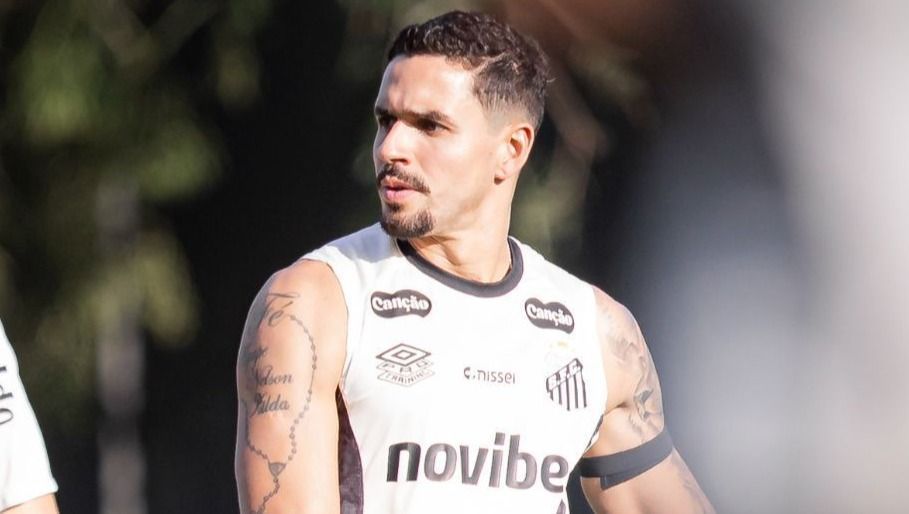 Lucas Veríssimo vai reestrear pelo Santos contra o Inter? Zagueiro responde