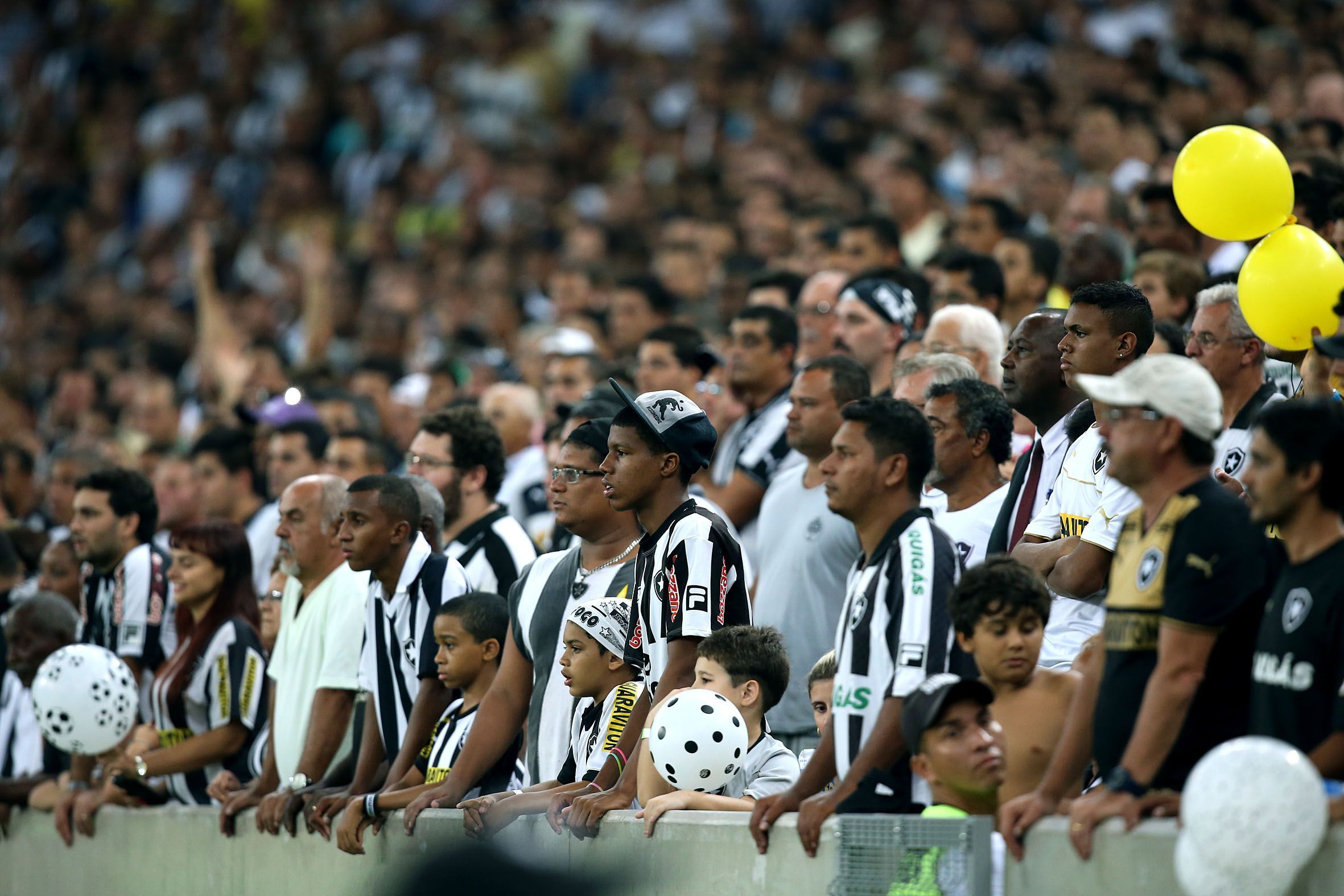 Torcida do Botafogo se mobiliza por festa na volta ao Maracanã após 10 anos