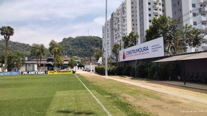 Santos comercializa placas de publicidade do CT Rei Pelé e amplia busca por parceiros no mercado