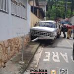 Motorista fica ferido após perder freio de caminhão em Pouso Alegre