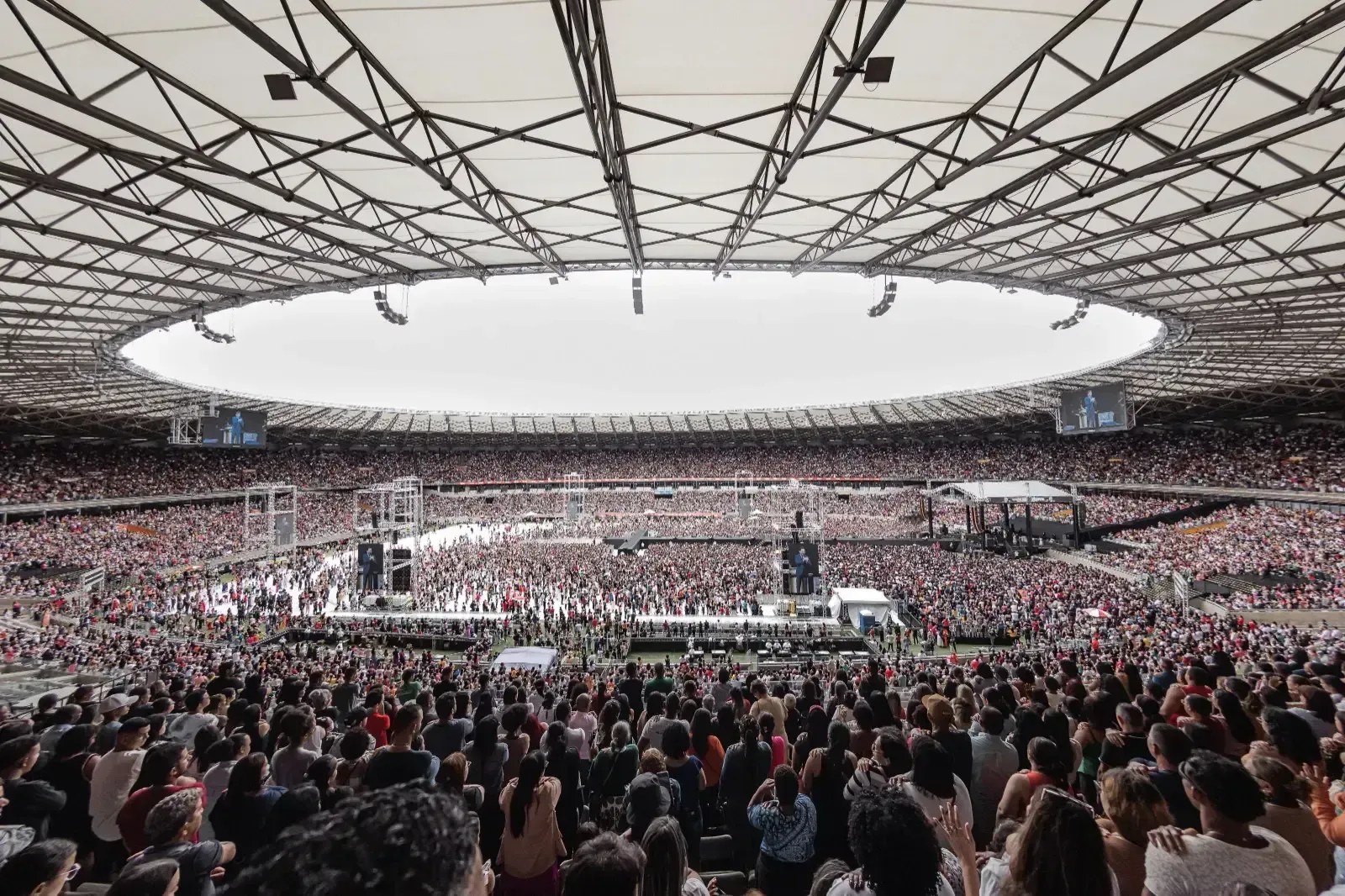 'Visita do Profeta' quebra recorde de público do Novo Mineirão: saiba quanto