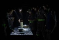 Teatro e intercâmbio cultural ocupam Sabará e BH com foco nas 'rachaduras' sociais