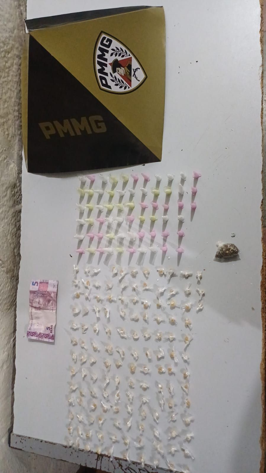 Jovem é preso com cerca de 200 porções de drogas em Montes Claros