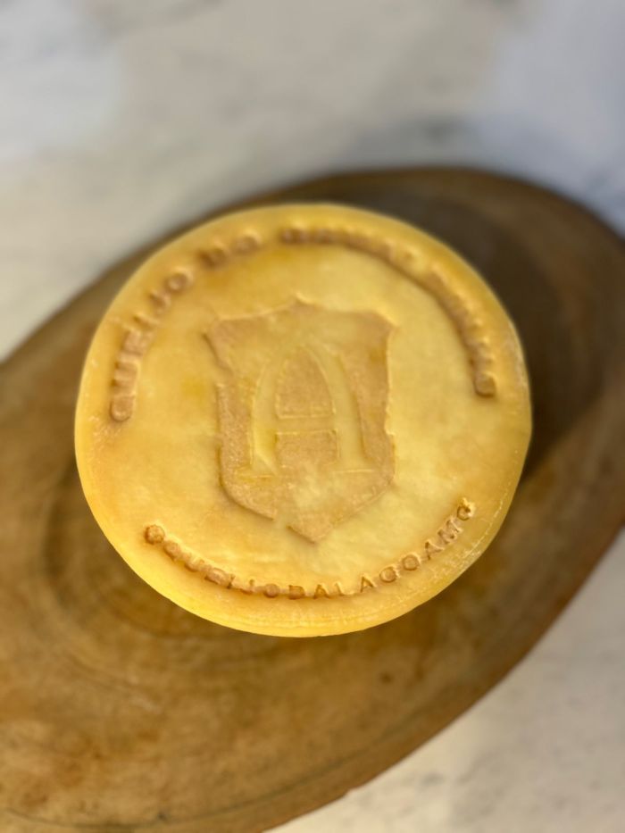 Produtor Osvaldo Martins de Barros Filho, teve seu queijo reconhecido até na França. Queijo Oswaldinho.