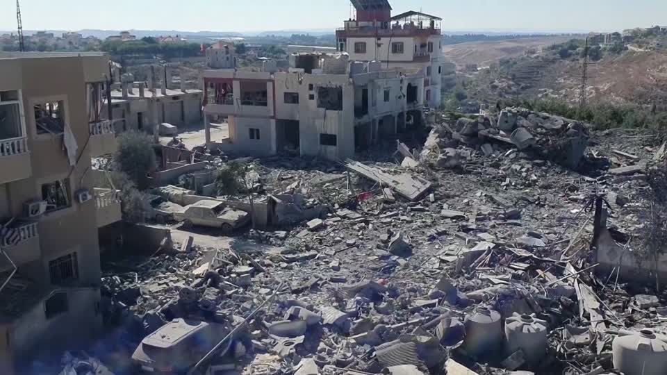 Líbano anuncia 15 mortos em bombardeios israelenses fora de redutos do Hezbollah