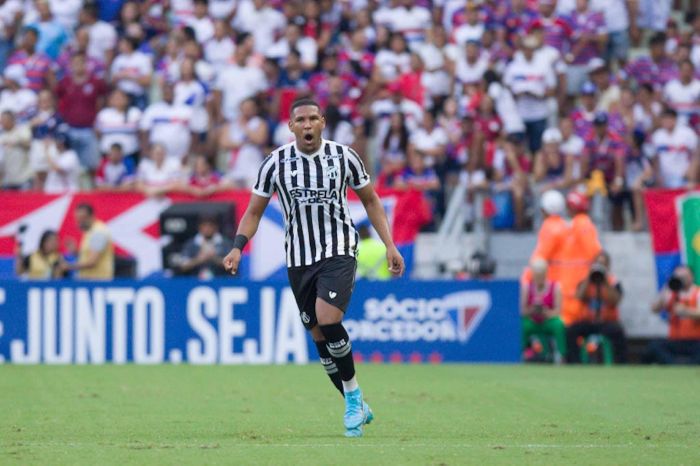 Matheus Felipe comemora primeiro gol do Ceará contra o Fortaleza, na Arena Castelão
