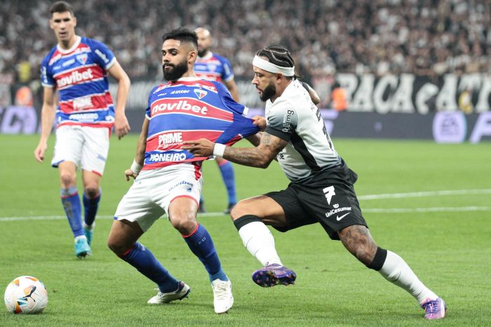 Memphis Depay entrou e deu assistência 