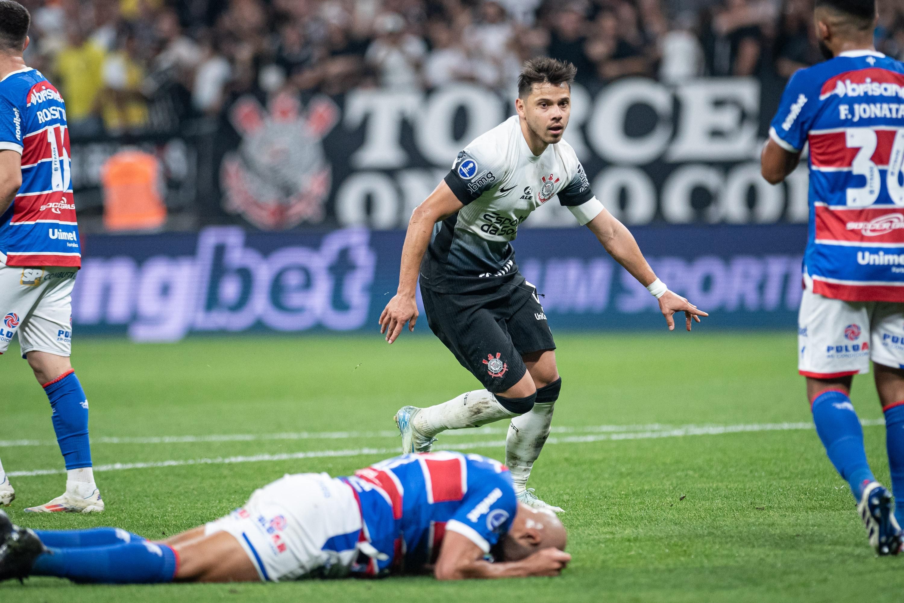 Romero e Depay brilham, e Corinthians passa fácil pelo Fortaleza na Sul-Americana
