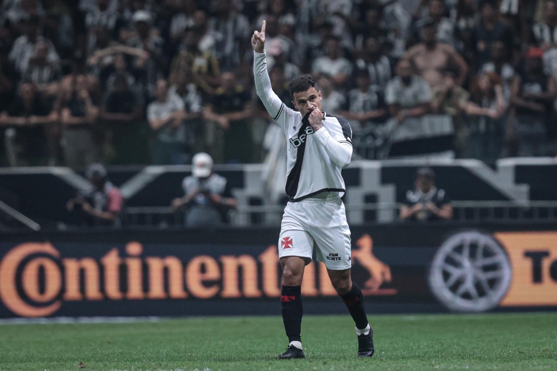Coutinho volta a marcar pelo Vasco e confia em classificação na Copa do Brasil