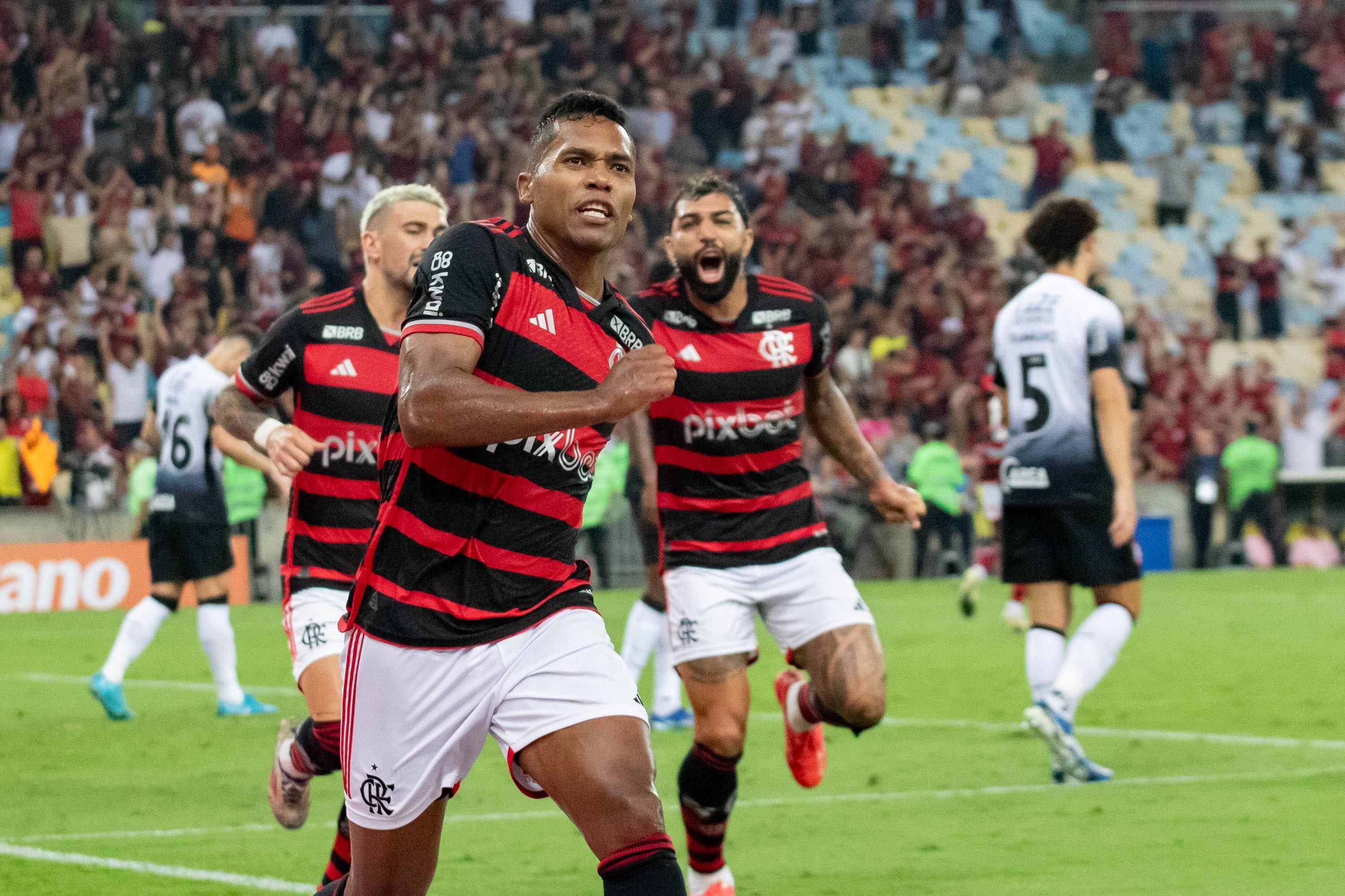 Flamengo domina e vence, mas Hugo Souza mantém Corinthians vivo na Copa do Brasil