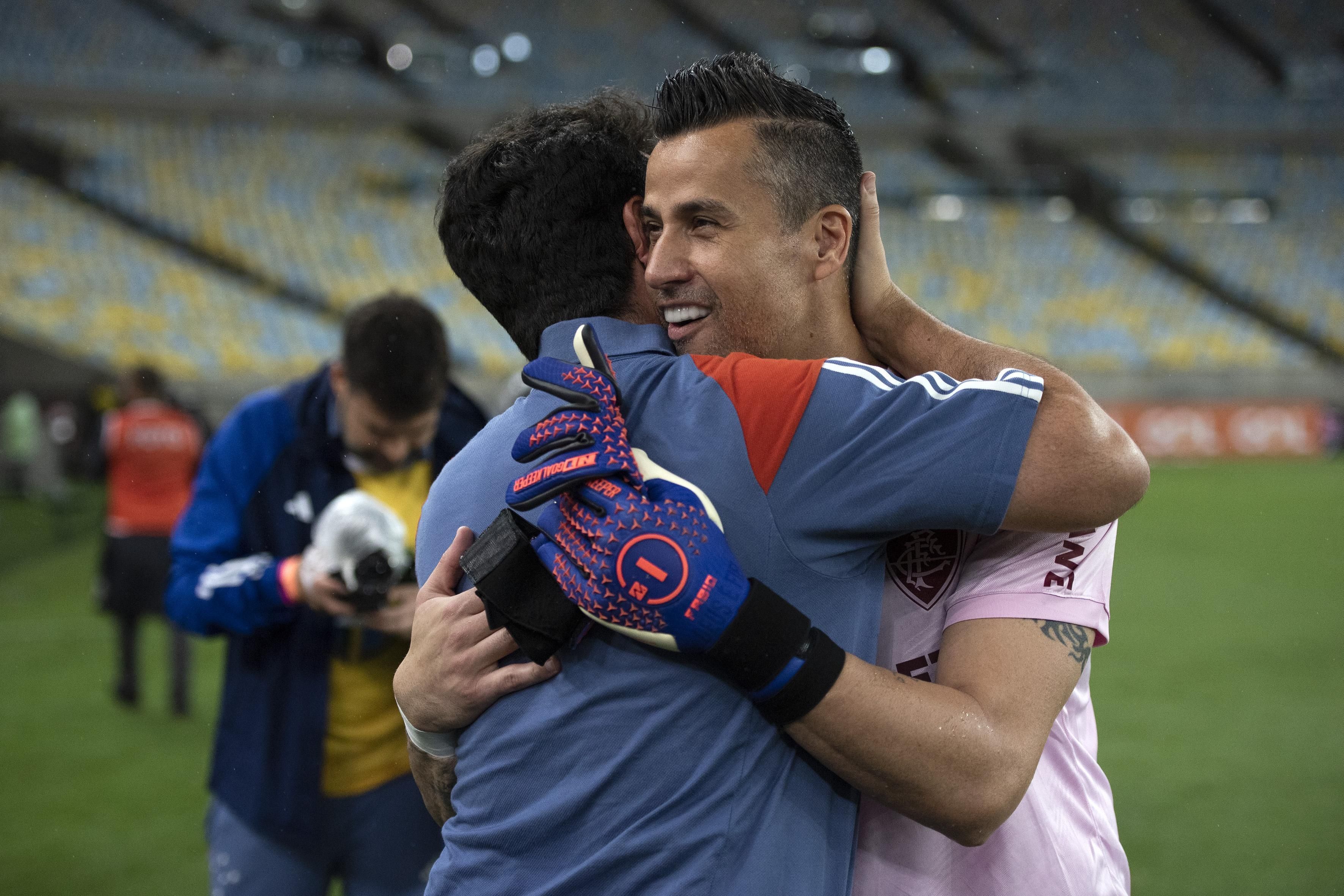 Como foi a recepção de Diniz, do Cruzeiro, no reencontro com o Fluminense