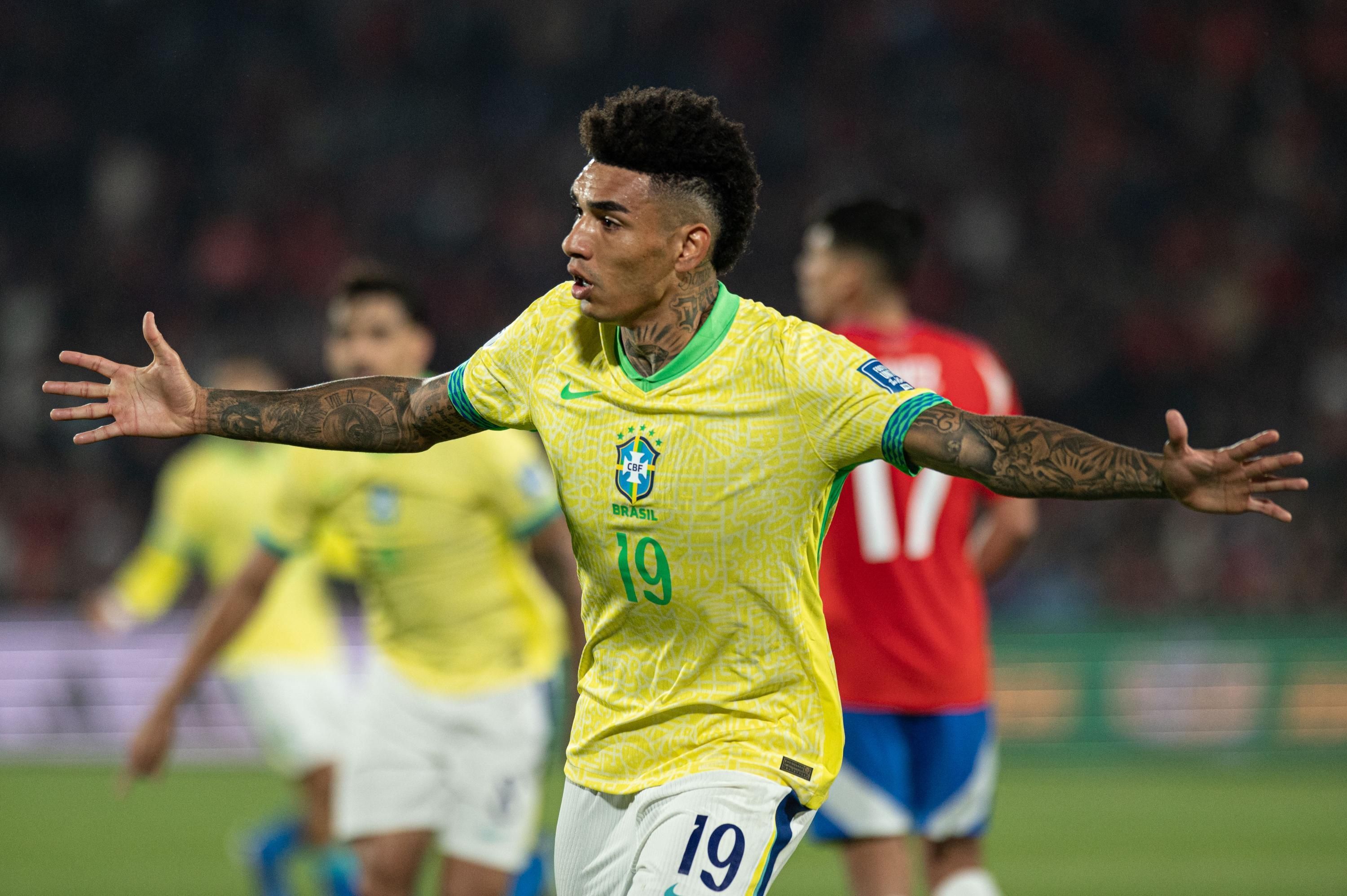 Ataque do Botafogo salva, e Brasil vence o Chile de virada pelas Eliminatórias