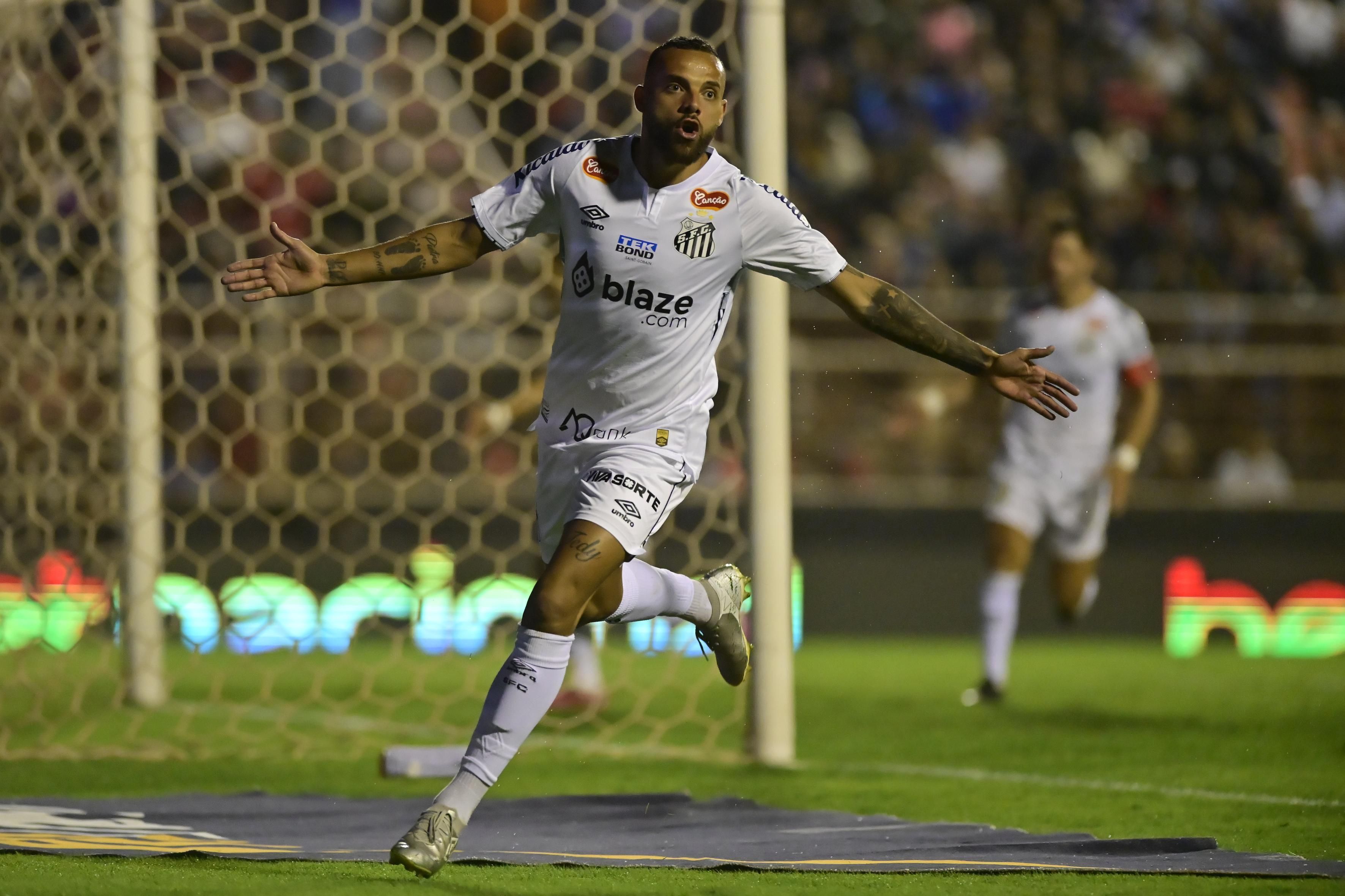 Série B: Santos vence o Ituano e se aproxima do retorno à elite do Brasileirão