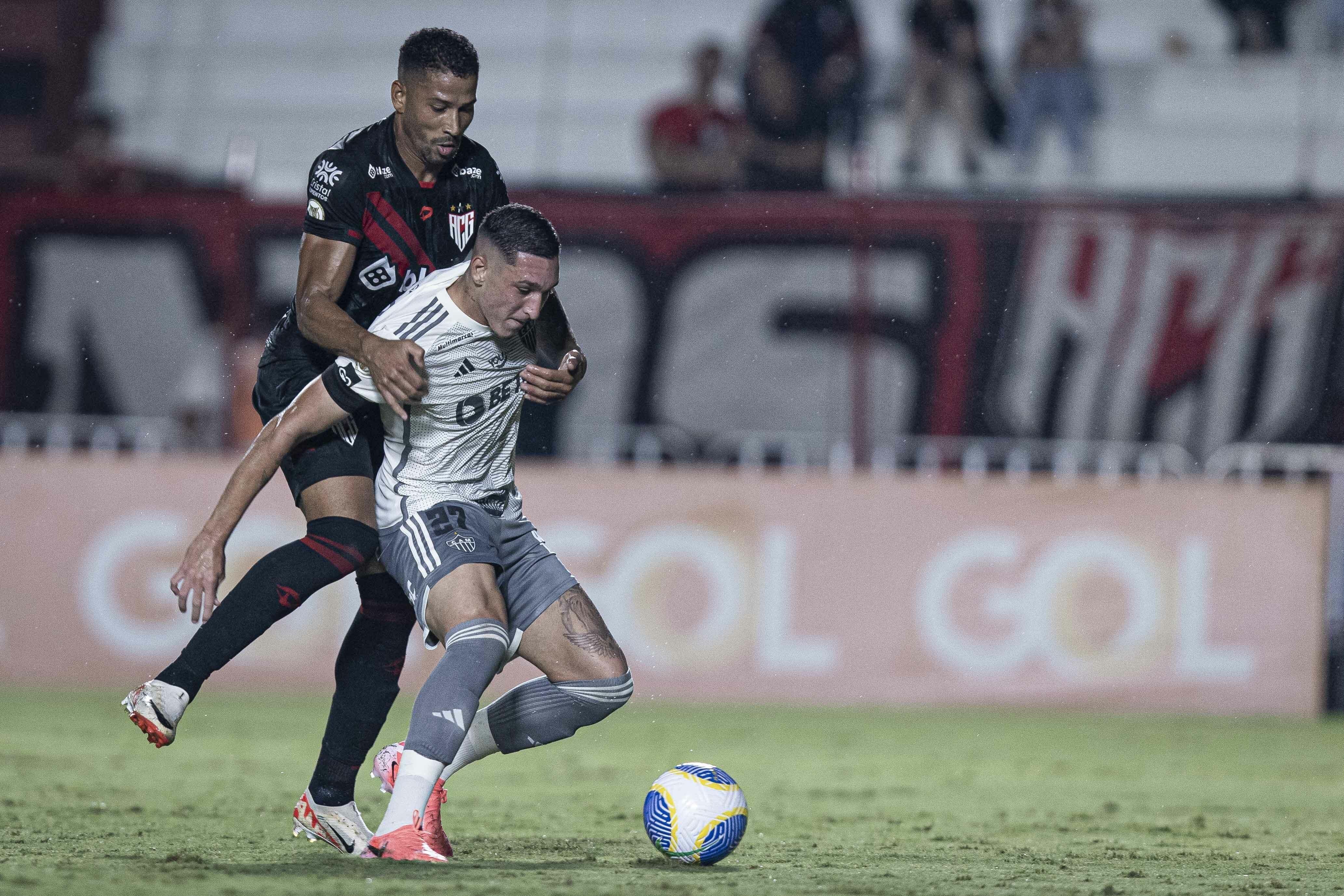 Torcedores do Atlético invadem perfil e mandam recado a Paulo Vitor