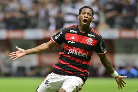 Plata vem sendo titular da equipe do Flamengo