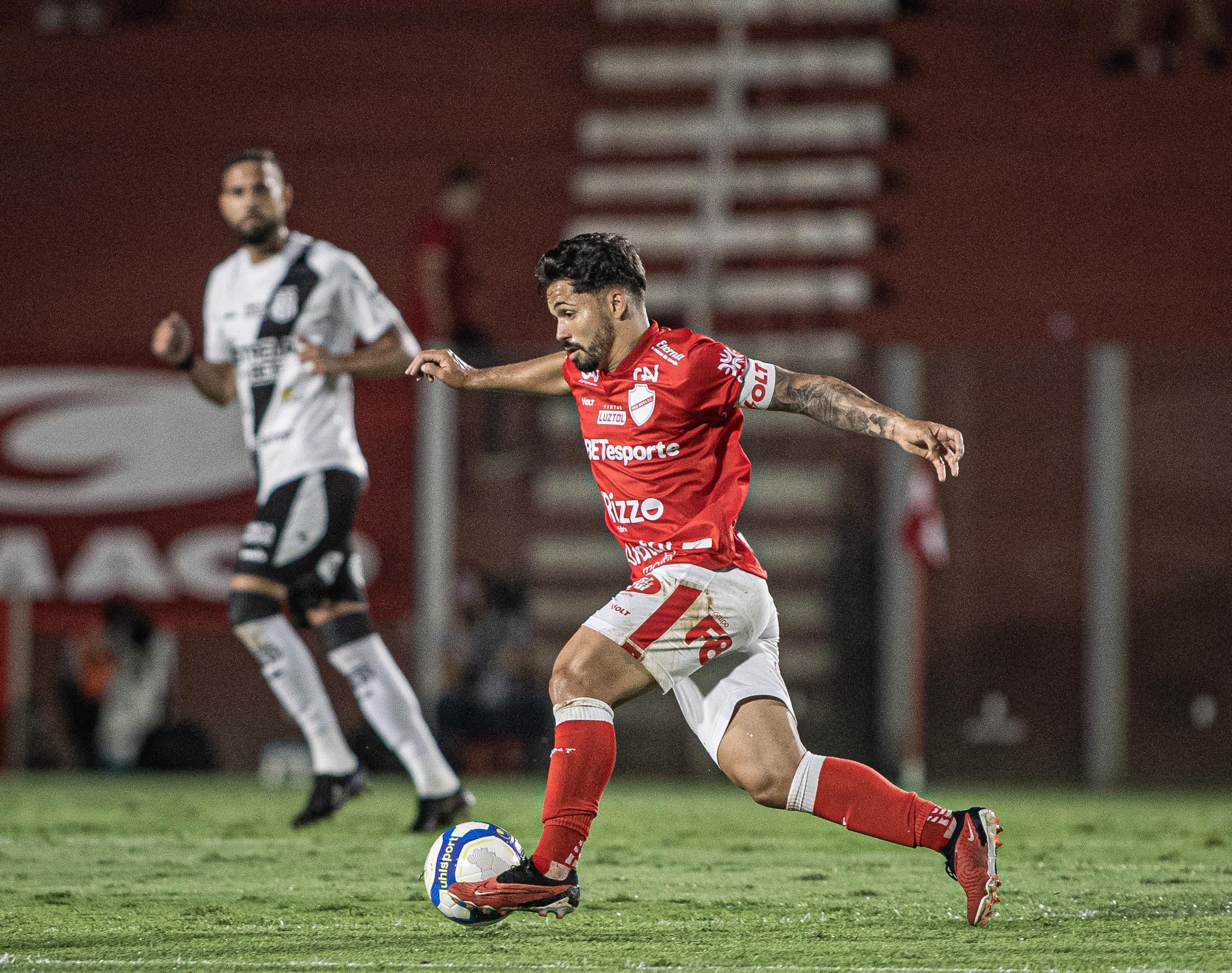 De virada, Vila Nova vence Ponte Preta e mantém rival no Z4 da Série B
