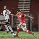 De virada, Vila Nova vence Ponte Preta e mantém rival no Z4 da Série B