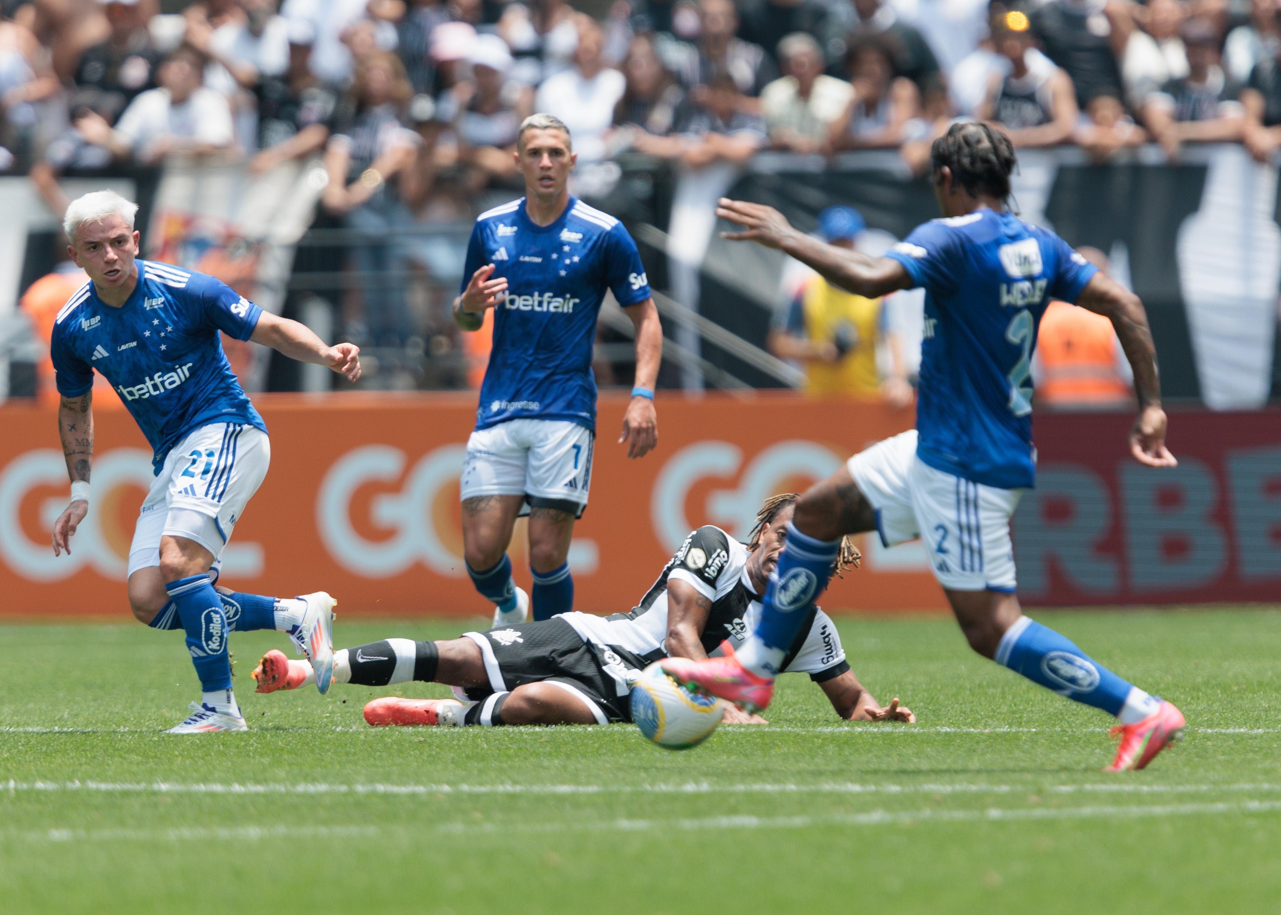 Meia do Cruzeiro admite preocupação em perder final da Sul-Americana por lesão