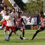 São Paulo resiste à pressão e empata com o Bragantino pelo Brasileiro